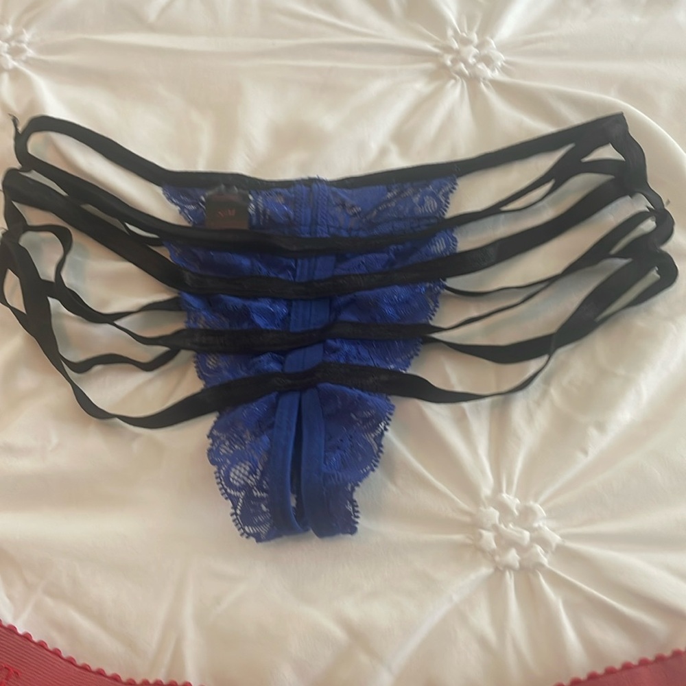 Crotchlrss panties